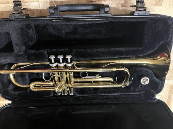 Yamaha YTR-2330 Trumpet